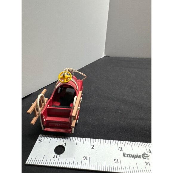 Hallmark 1995 Keepsake Fire Truck Christmas Ornament Vintage Collectible - Picture 4 of 5